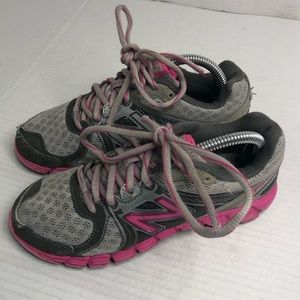 New Balance Sneakers Kids Size 2.5 750 V2 KJ750SPY Running Shoes Gray & Pink